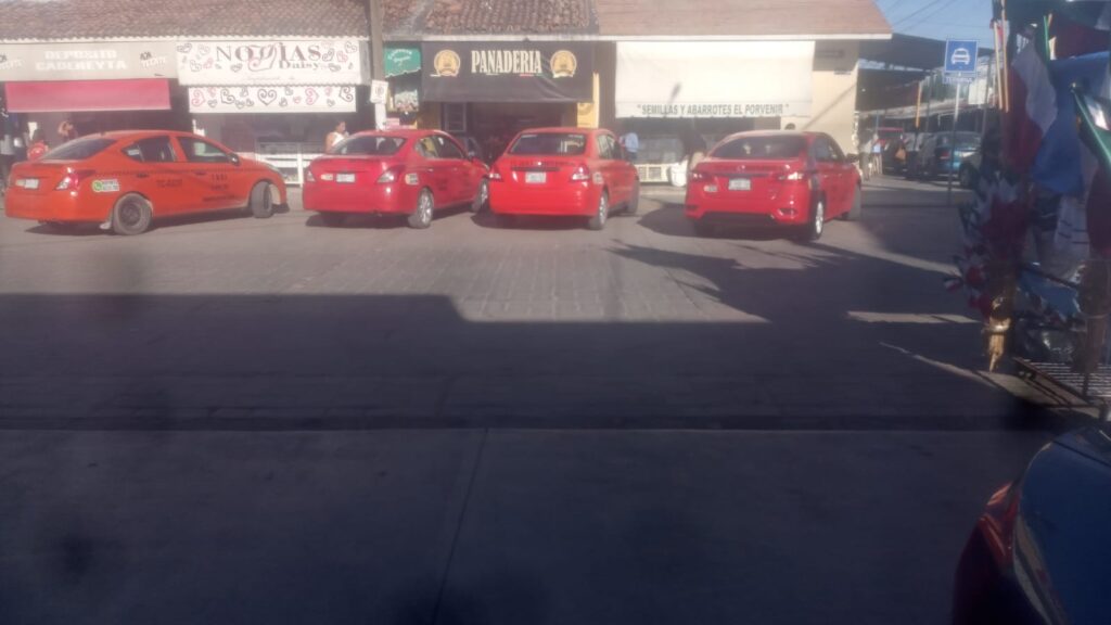 🚕 Tensión entre taxistas en Cadereyta por nuevas concesiones