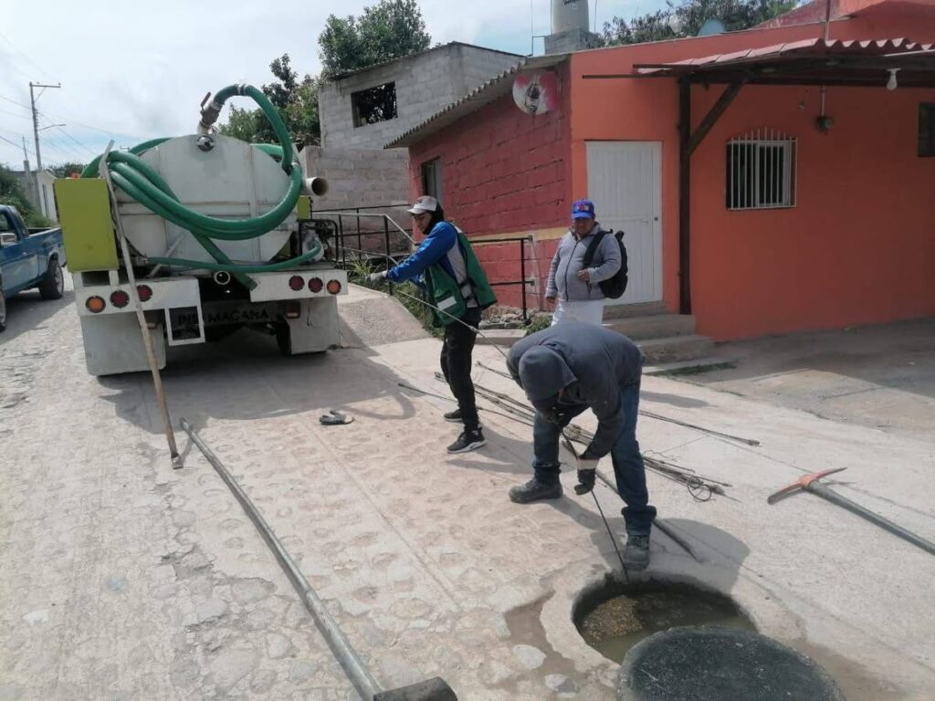 Mantenimiento del Sistema de Drenaje en San Antonio de la Cal.