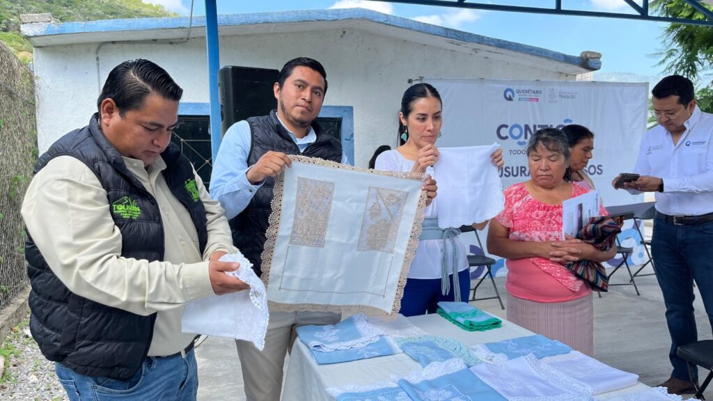 Clausura del curso de "Deshilado" en la comunidad de Mesa de Chagoya, Tolimán.