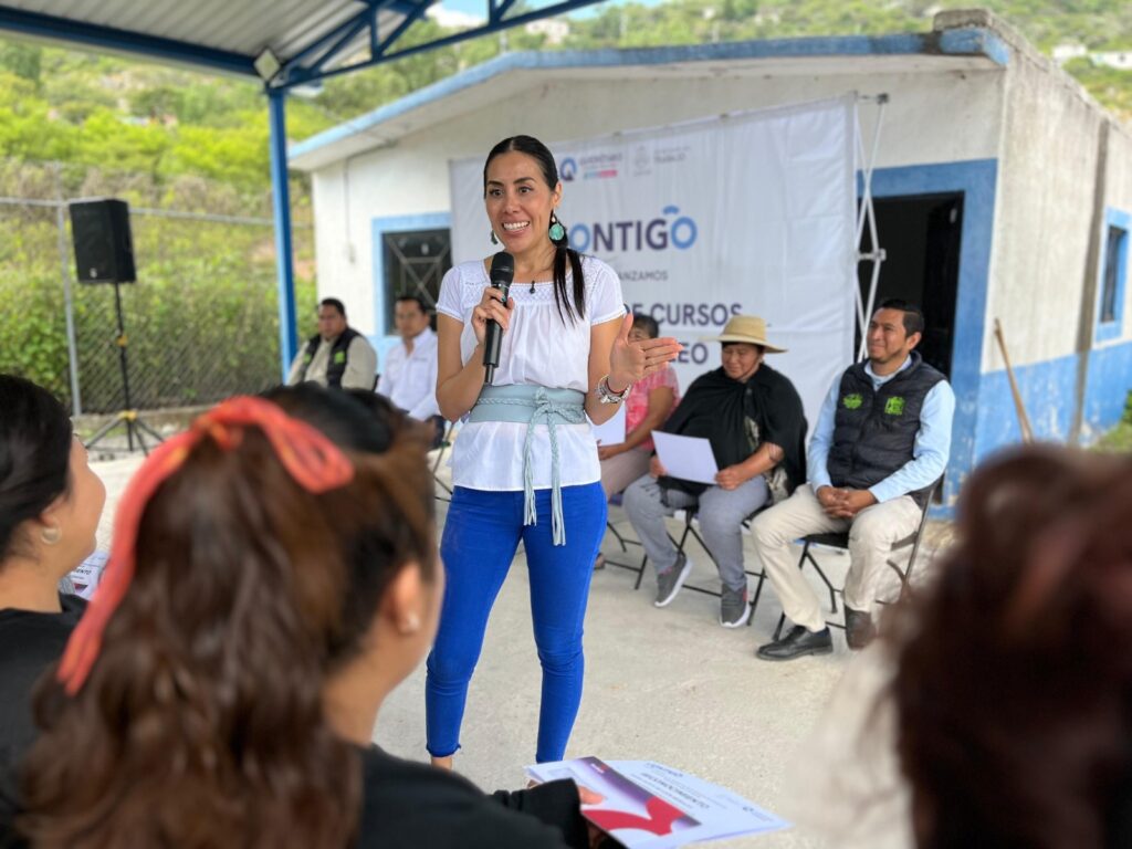 Clausura del curso de "Deshilado" en la comunidad de Mesa de Chagoya, Tolimán.