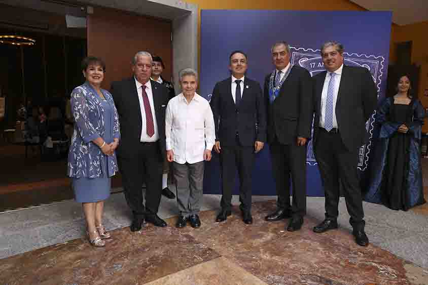 Reconoce Eric Gudiño al Club Skål Internacional Querétaro 695, en su 17 aniversario