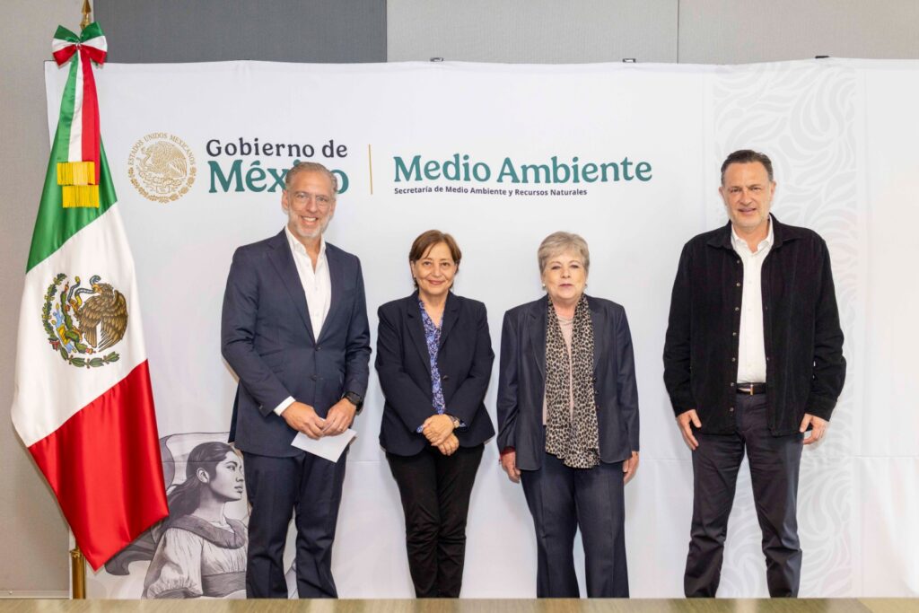 Revisa Gobernador temas de agenda ambiental con titular de la SEMARNAT