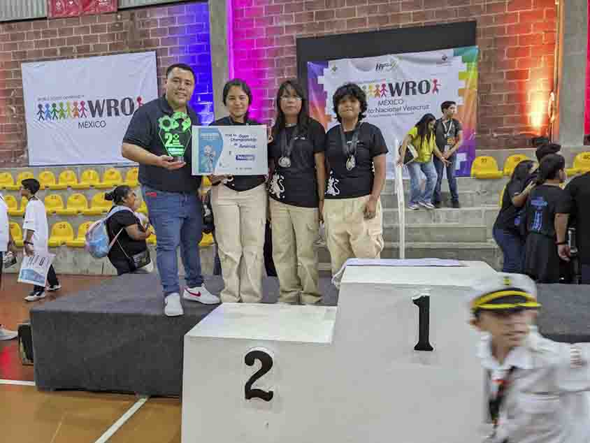 Estudiantes de CECyTEQ avanzan a la fase internacional del World Robot Olympiad 2025