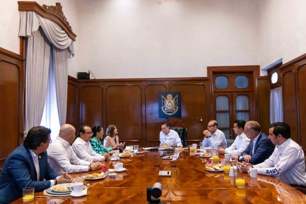 Fortalece lazos gobierno del estado con cámaras empresariales locales