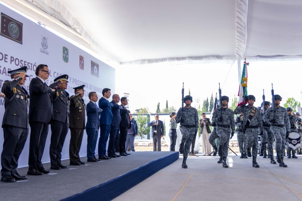 Asiste Gobernador a toma de protesta del nuevo Comandante de la Guardia Nacional en Querétaro