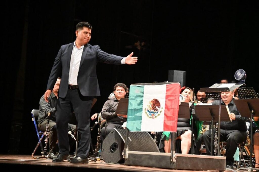 Estrena el compositor queretano Alfonso Olvera la marcha Colima Vive