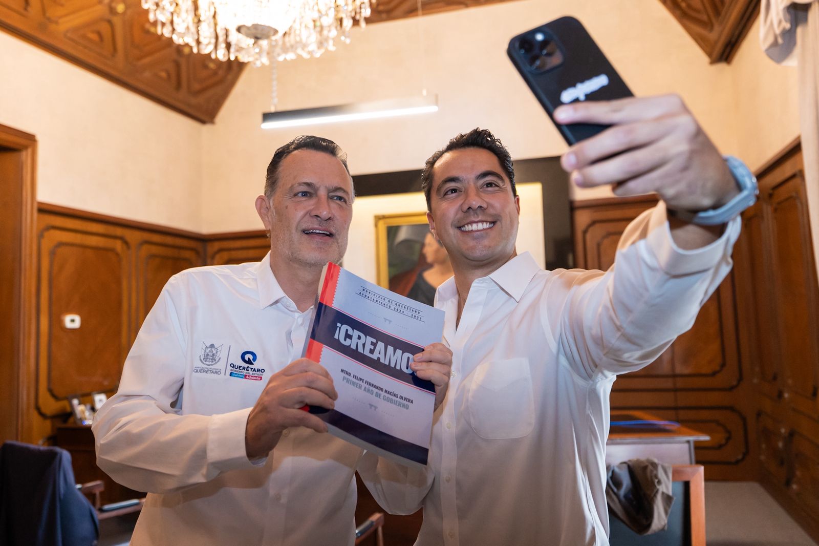 Entrega Felifer Macías primer informe al Gobernador del Estado
