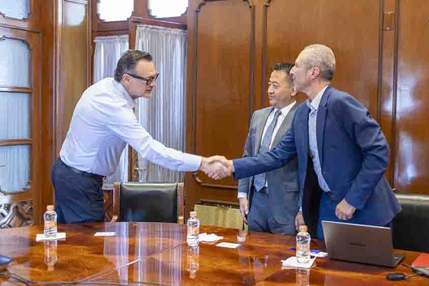 Se reúne Mauricio Kuri con directivos de Huawei