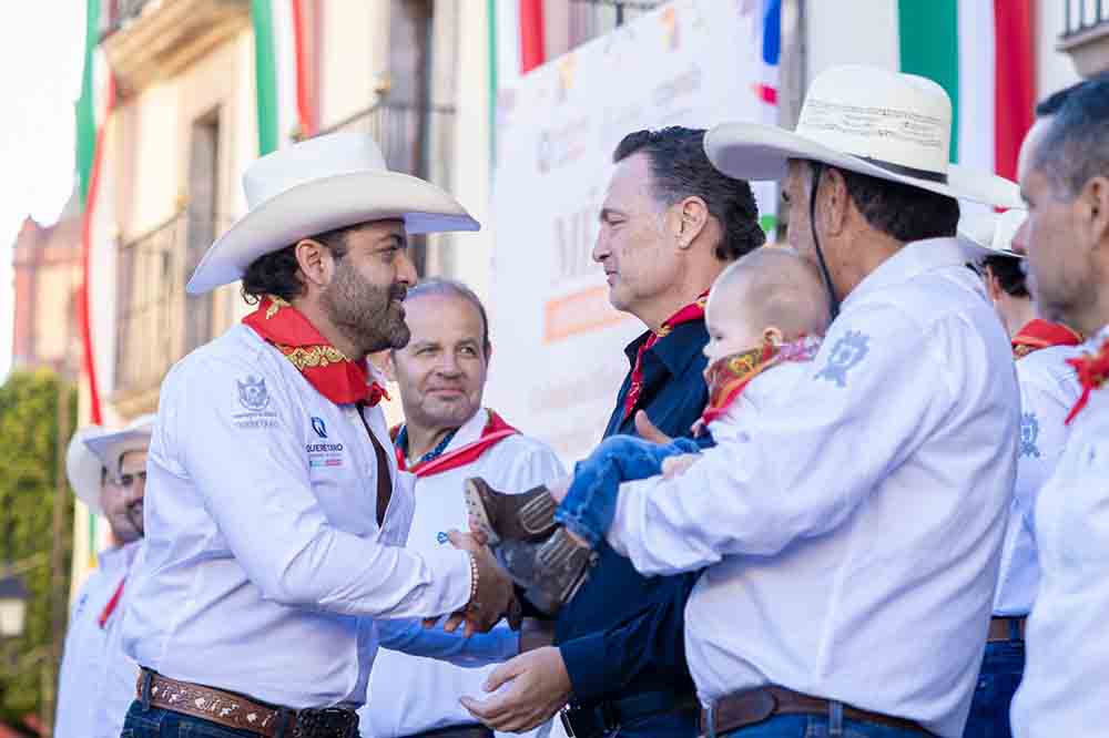 Con la Cabalgata Histórica de la Conspiración Ignacio Pérez inician festejos patrios 2025