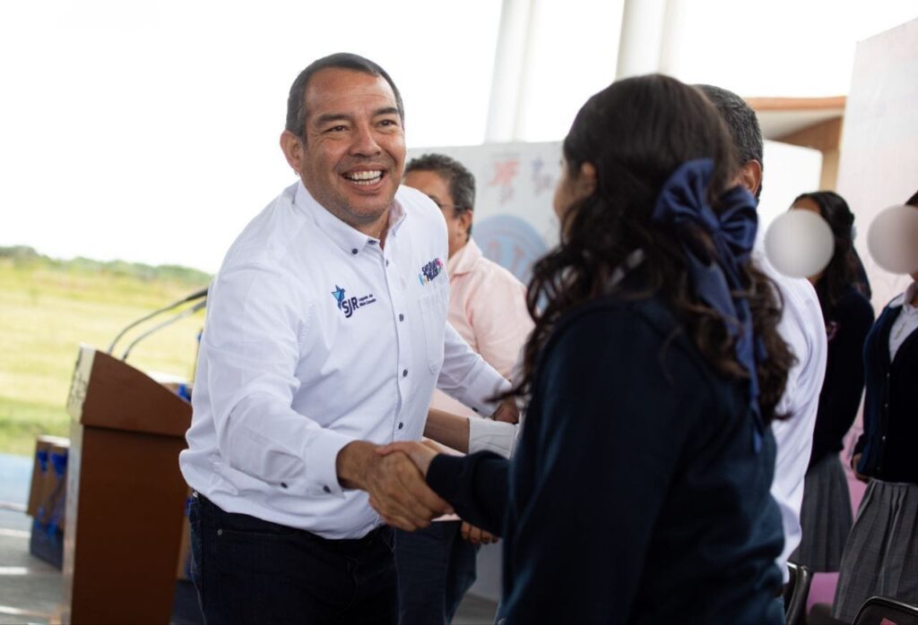 Sistema Municipal DIF entrega 30 equipos