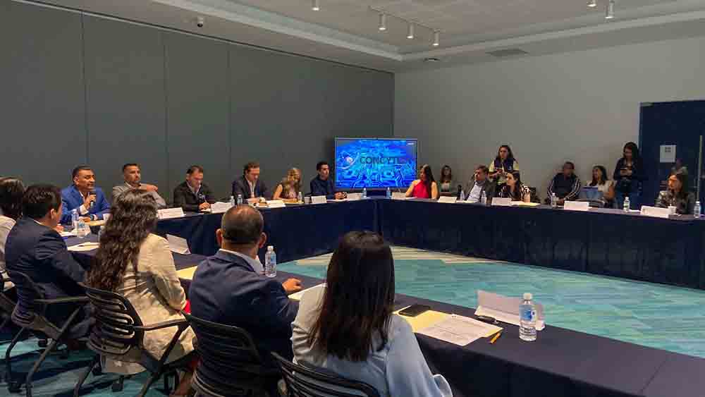 Amazon impulsa a jóvenes en Querétaro