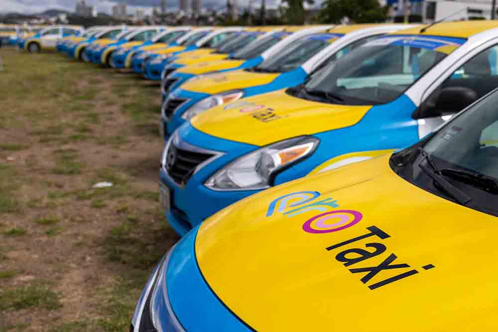 Querétaro impulsa movilidad con mil taxis nuevos