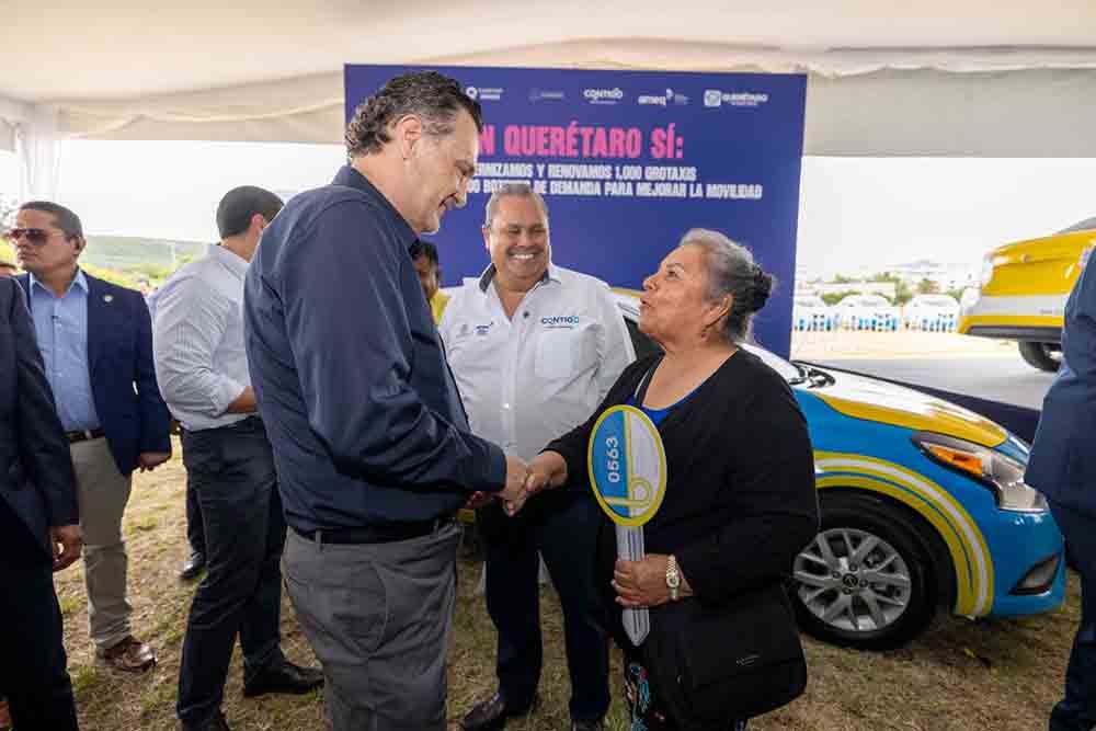 Querétaro impulsa movilidad con mil taxis nuevos