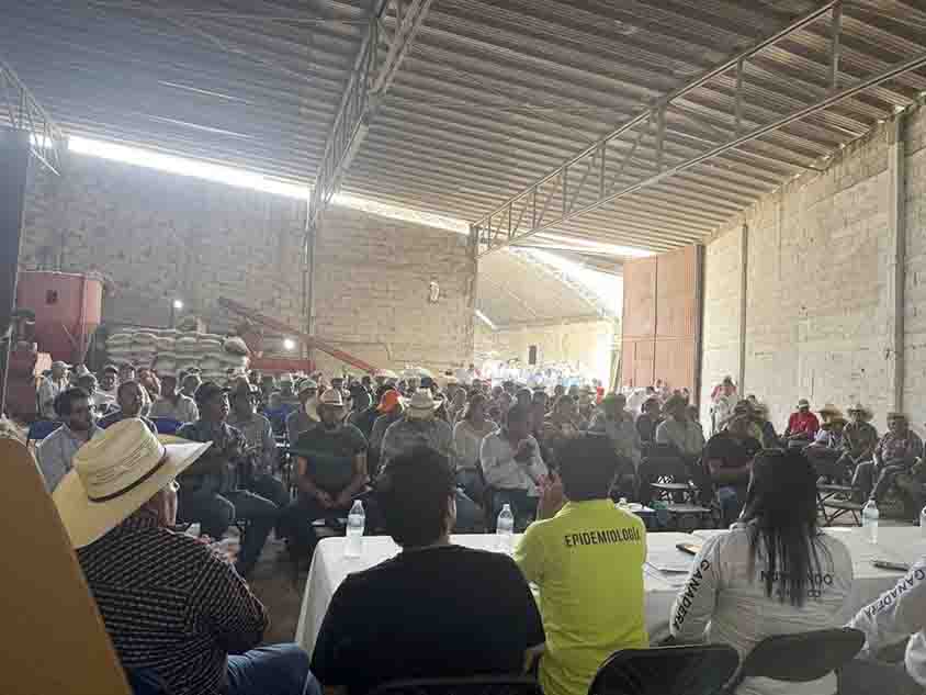 Capacita SESA a la Asociación Ganadera de Jalpan de Serra