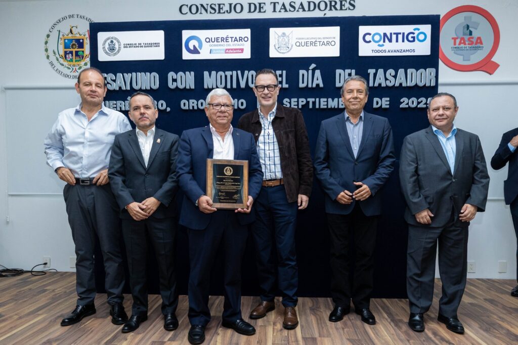 Distingue Mauricio Kuri a integrantes del Consejo de Tasadores del Estado de Querétaro