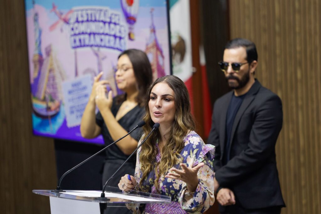 Presenta Felifer Macías el XVII Festival de Comunidades Extranjeras 2025