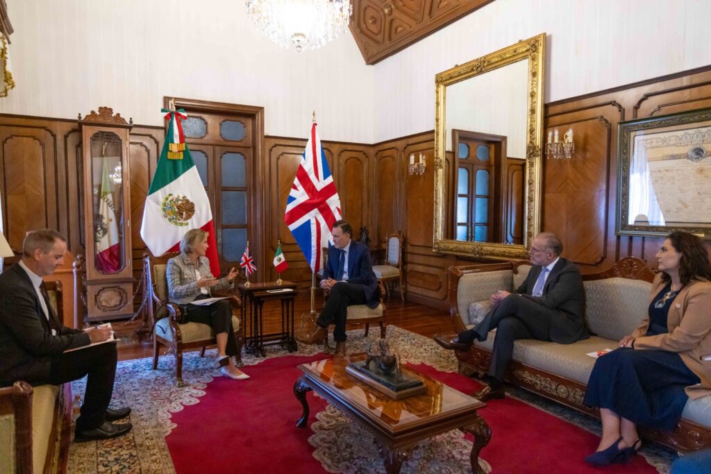 Querétaro y Reino Unido fortalecen vínculos para la educación y el desarrollo económico