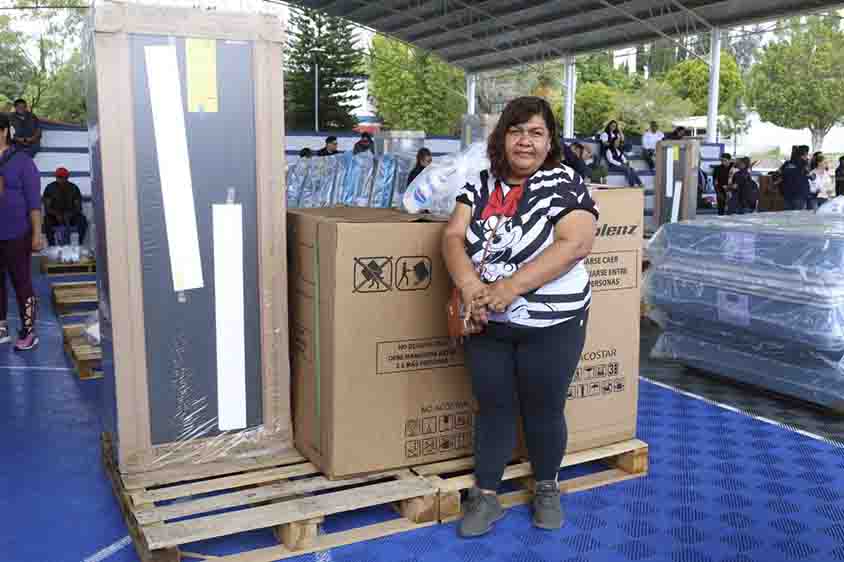 Continúa SEDESOQ entrega de enseres