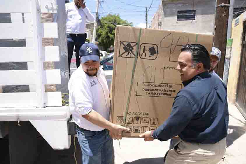 Continúa SEDESOQ entrega de enseres