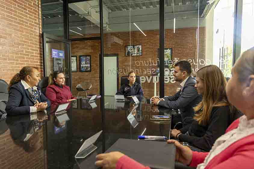 Reconoce Felifer Macías a trabajadores municipales en el 52 aniversario de su sindicato