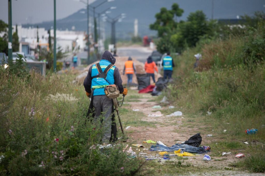 Supervisa Roberto Cabrera trabajos de mantenimiento y limpieza en Parque de Hacienda San Juan