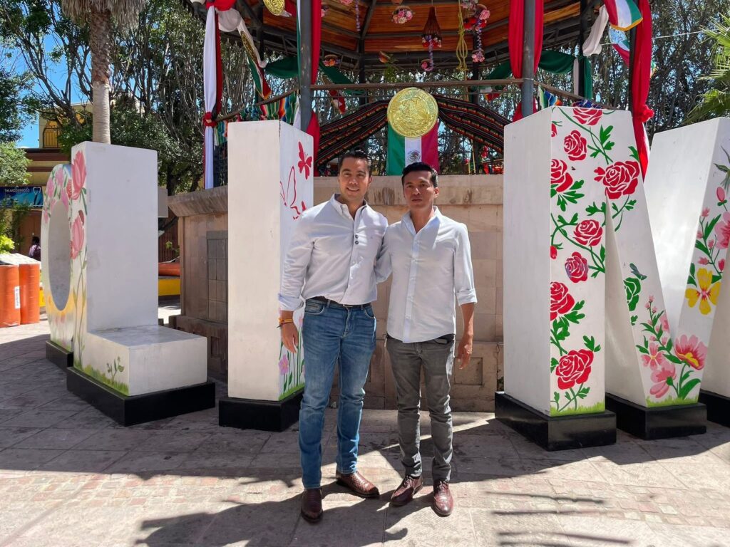 Cinco nuevas camionetas fortalecen la capacidad operativa del municipio, Tolimán agradece al presidente municipal de Querétaro por la donación.