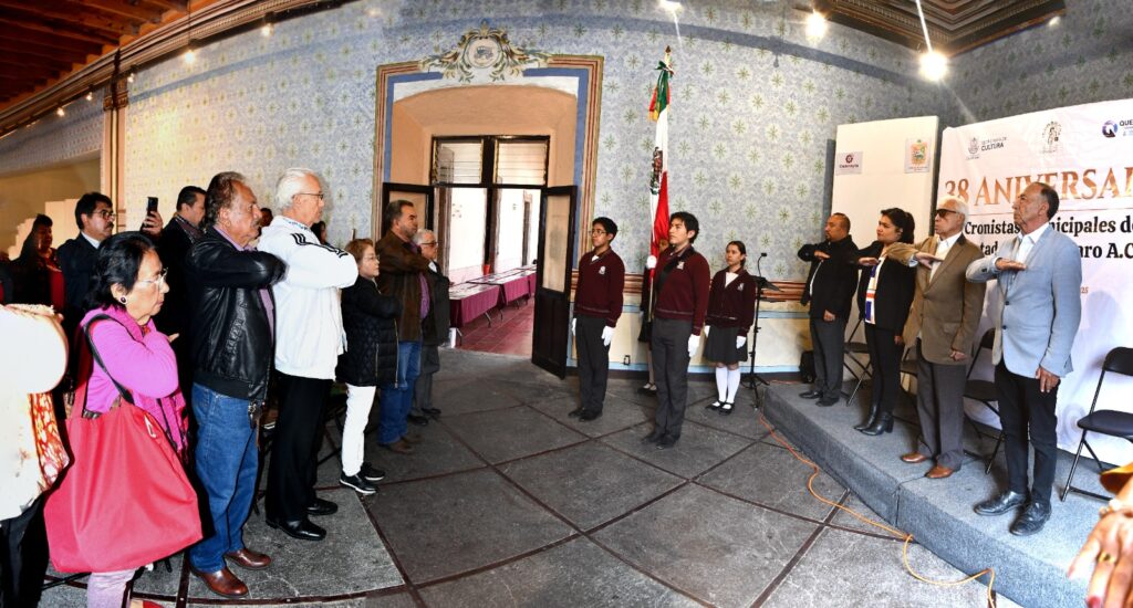 Celebran cronistas el 38º Aniversario de la CROMEQ