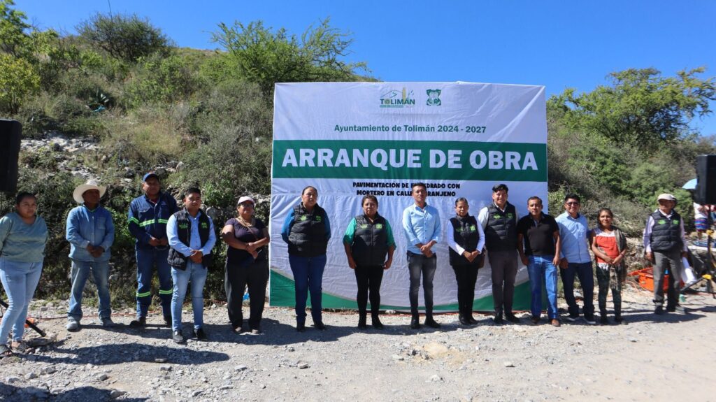 Inicia obra de pavimentación con empedrado empacado en la calle El Granjeno, en San Antonio de la Cal