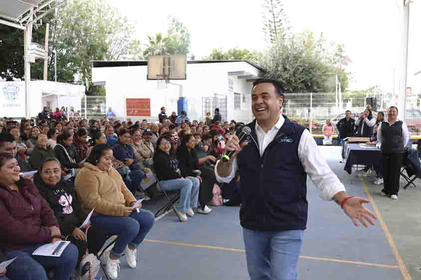 Beneficiarios reciben Tarjetas Contigo en la capital