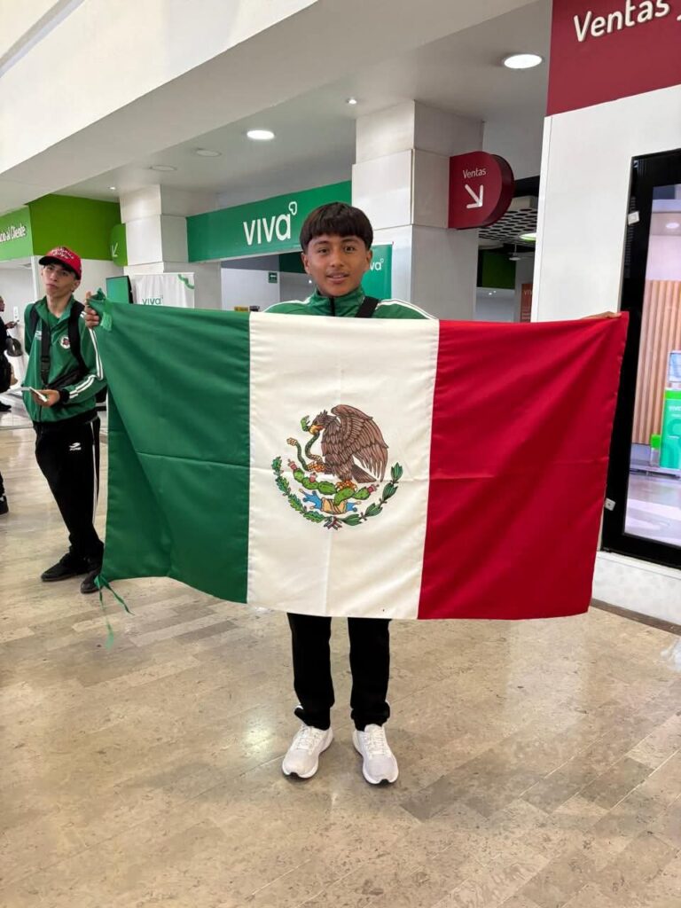 Estudiante queretano triunfa en España: gana oro en torneo internacional de boxeo