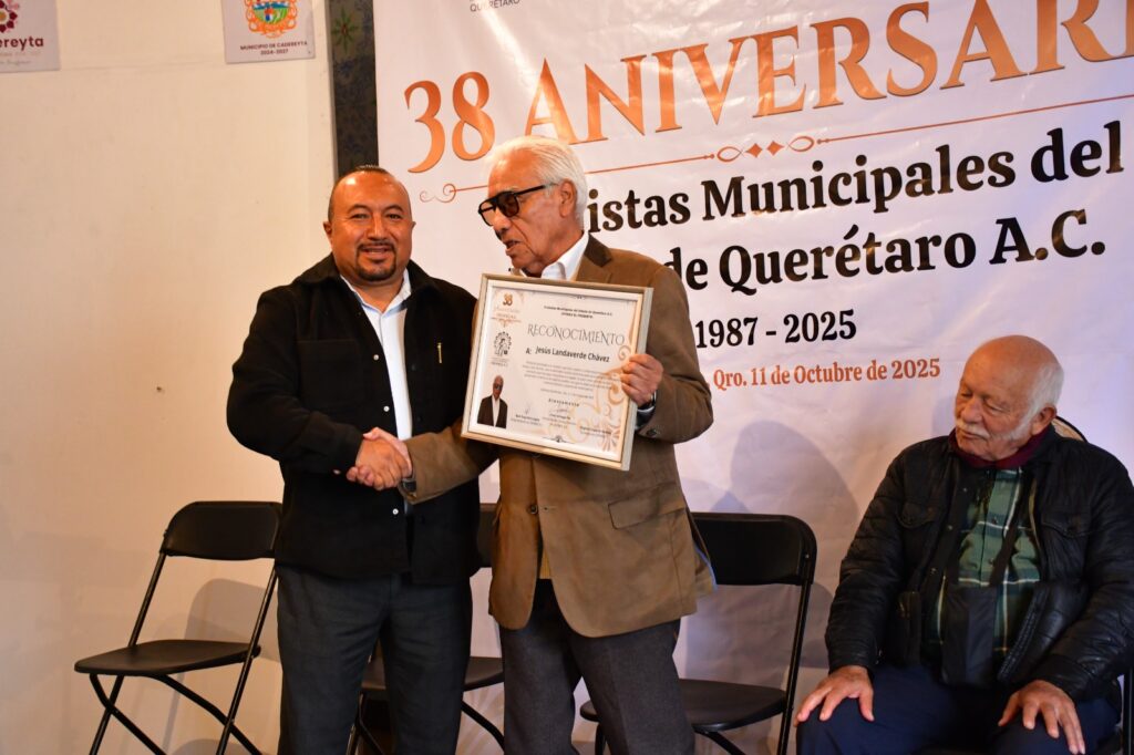 Celebran cronistas el 38º Aniversario de la CROMEQ
