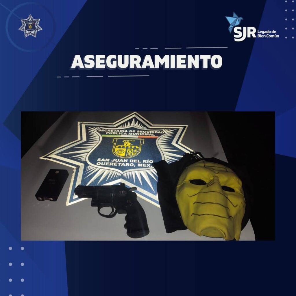 Detienen a hombre en La Valla por portar réplica de arma, táser y máscara