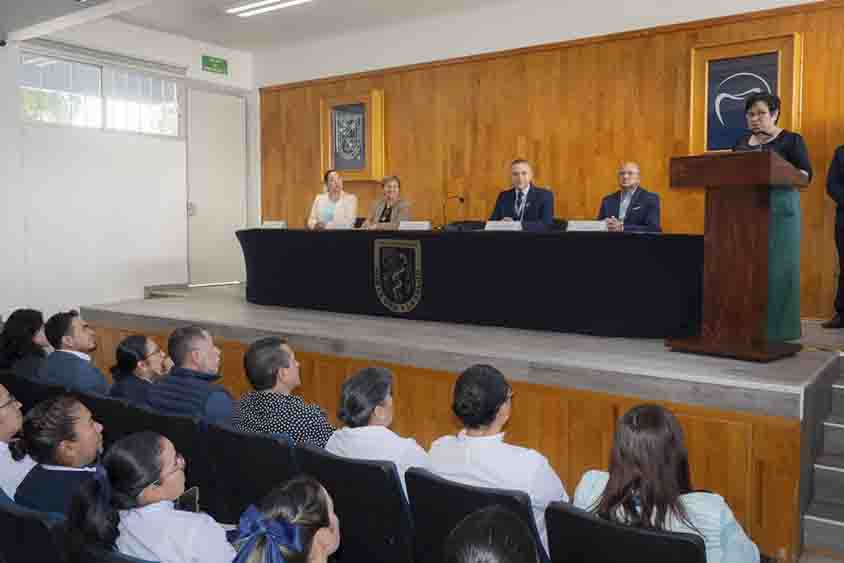 Clausura titular de SESA Diplomado en Vacunación