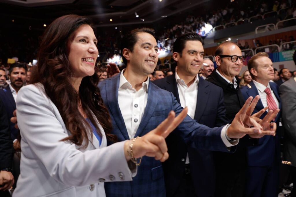 Presenta Felifer Macías: Una mirada al futuro de Querétaro