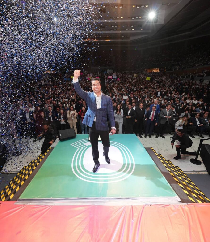 Presenta Felifer Macías: Una mirada al futuro de Querétaro