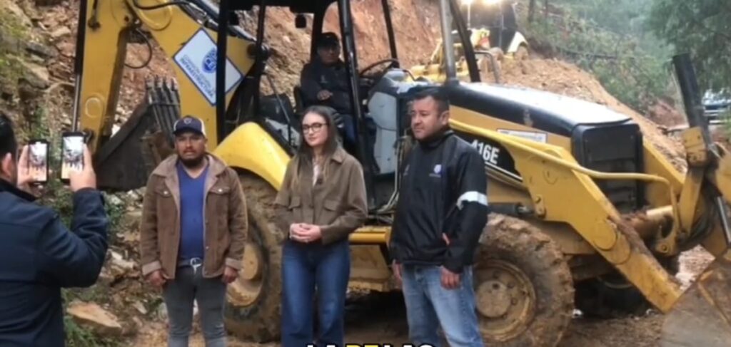 Gobierno refuerza rehabilitación de caminos en Cadereyta