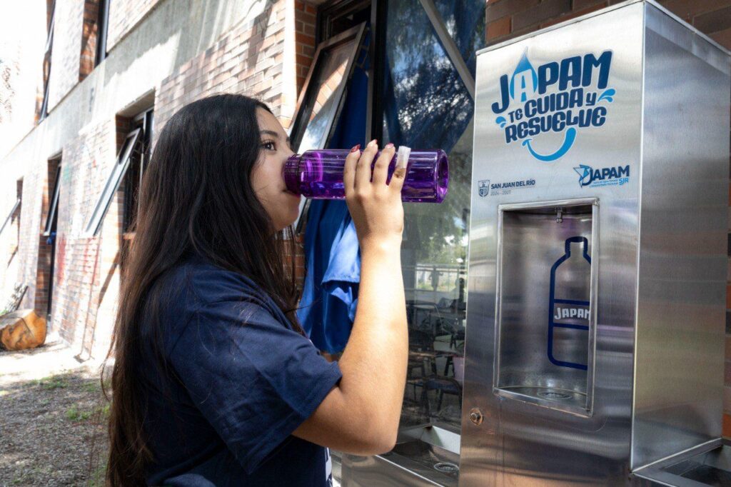 Con “Agua a tu Alcance” la JAPAM instala nuevos bebederos en instituciones educativas