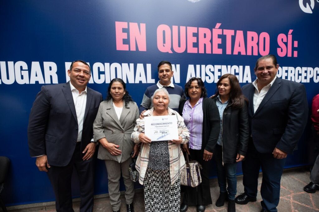 San Juan del Río recibe del gobernador de Querétaro el premio al primer lugar en Contraloría Social