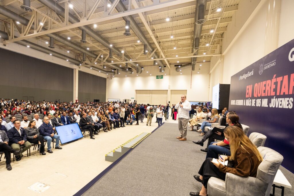 Gobierno estatal fortalece vínculo con la juventud queretana
