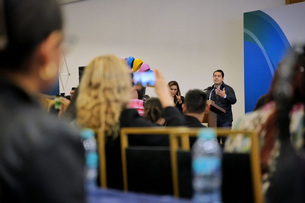 Asiste Felifer Macías en el Primer Congreso Internacional de Personas con Discapacidad