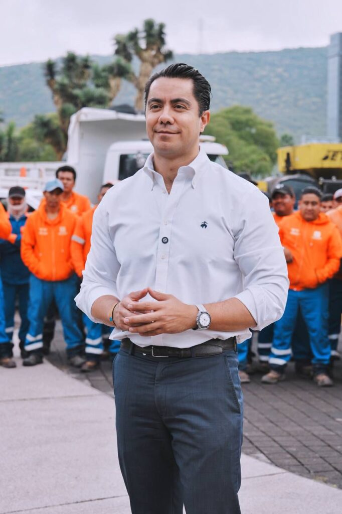 Anuncia Felifer Macías respuesta inmediata a baches con la Mega Estrategia para Rehabilitar Vialidades