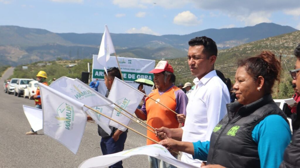 Reconstrucción de caminos en la Sierra y el Semidesierto, prioridad del Gobierno de Querétaro