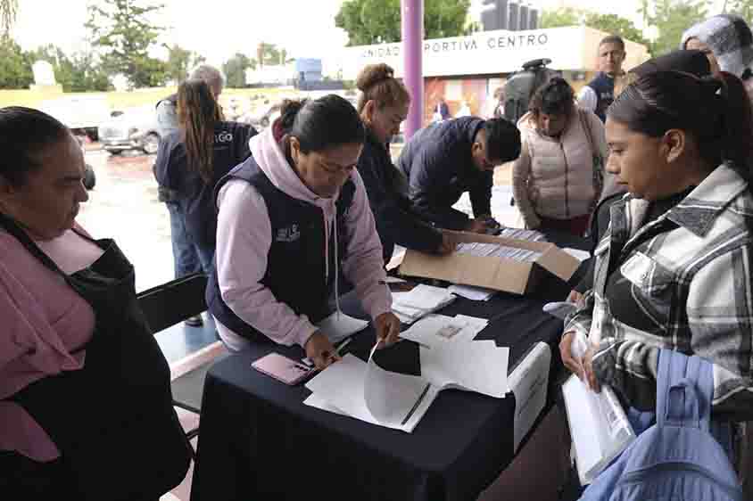 Entrega SEDESOQ Tarjetas Contigo en Pedro Escobedo
