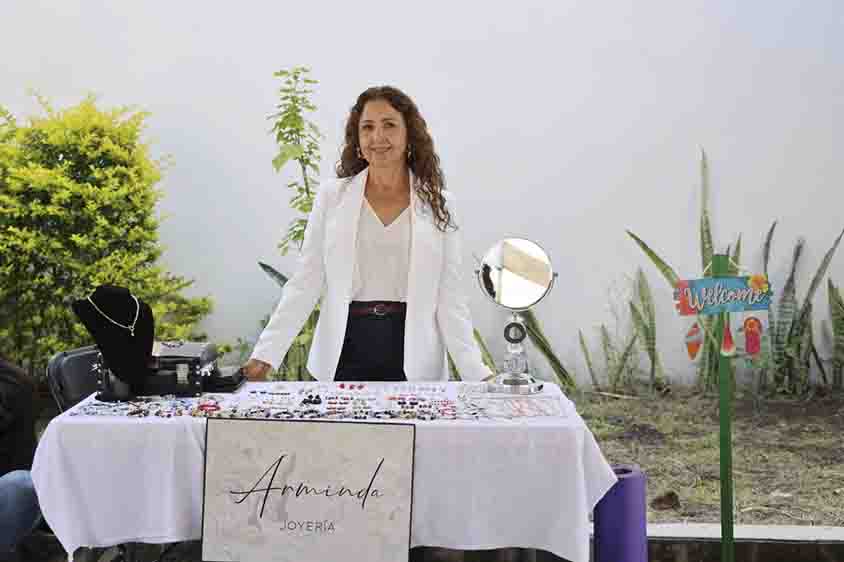 Inaugura Car Herrera el Mercadito de Emprendedoras 2025