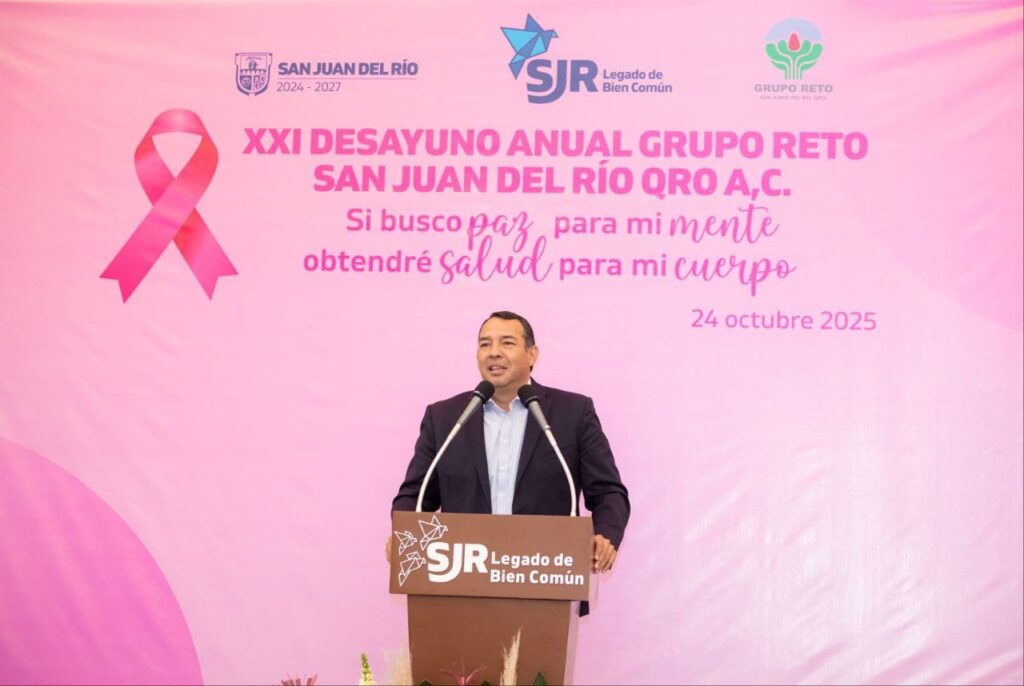 Roberto Cabrera entrega donativo a la Asociación Civil Grupo Reto San Juan del Río