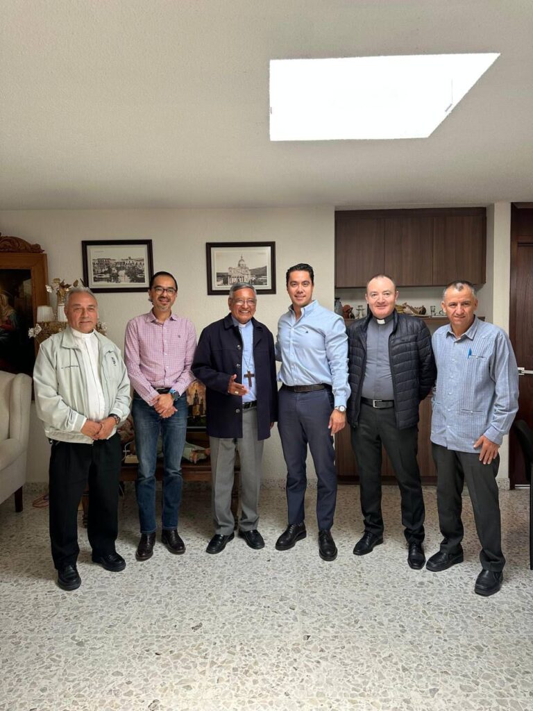 Felifer Macías se reúne con el Obispo de Querétaro para fortalecer el trabajo conjunto en favor de las familias