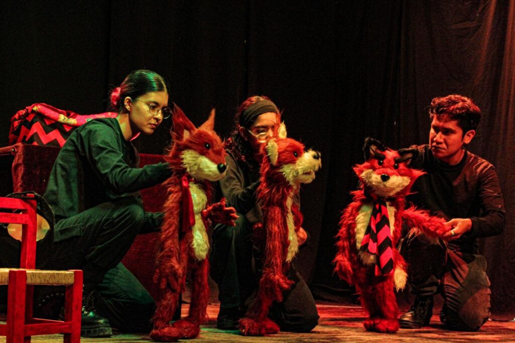 La Casa del Faldón recibe La inesperada visita del zorro azul