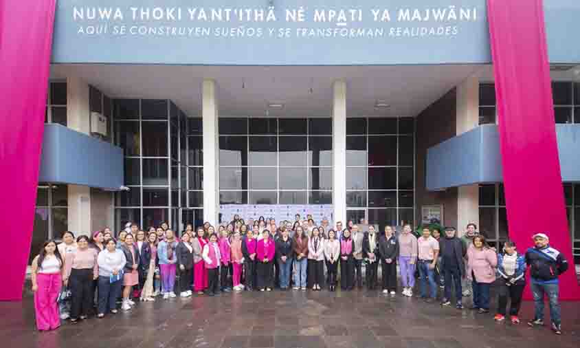 Encabeza Secretaria de Salud arranque de la Jornada la UAQ se viste de rosa