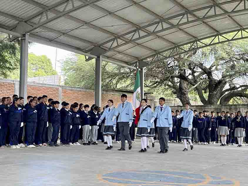 Equipa USEBEQ telesecundaria Álvaro Obregón en Huimilpan