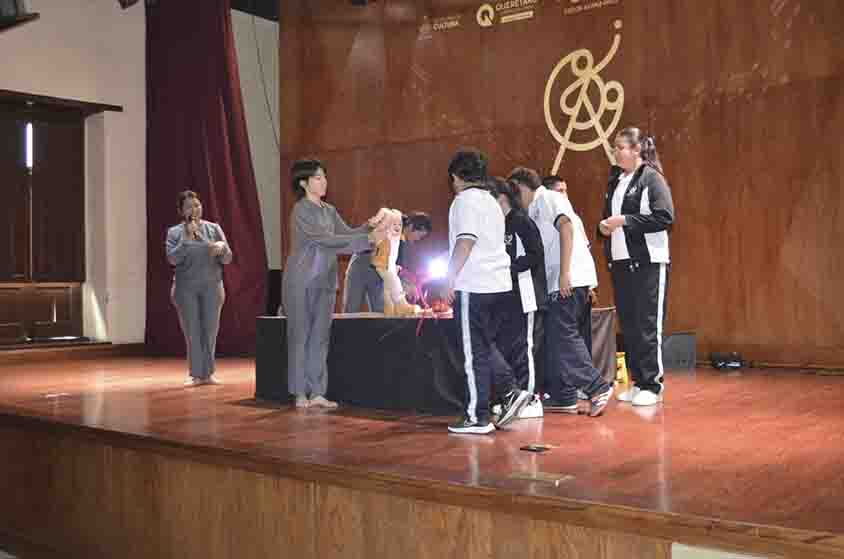 Arrancan SECULT y USEBEQ el Programa de Artes Escénicas en la Escuela